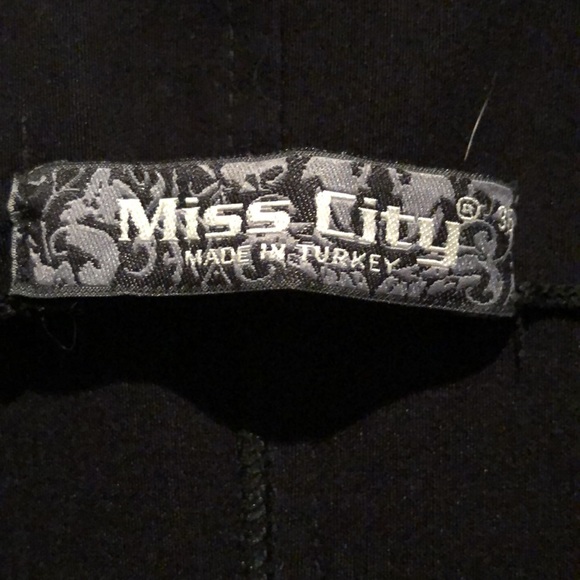 Spooky spiderweb fit and flair dress - Picture 6 of 9